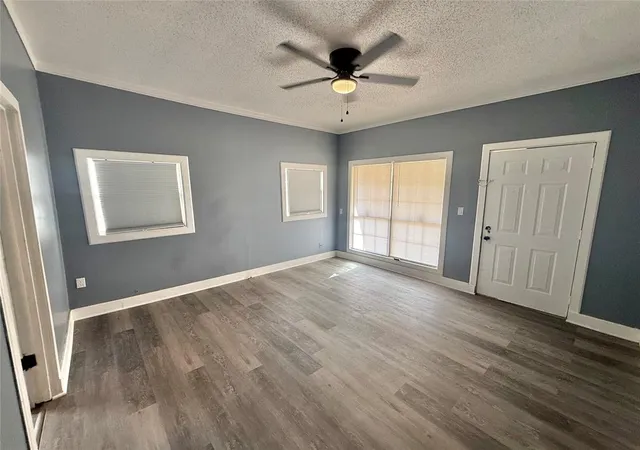 Photo 3 of Single family home for sale at 207 E Liveoak St, Altus, OK 73521 | MLS# 1254892 | Listing updated on 2026-10-22