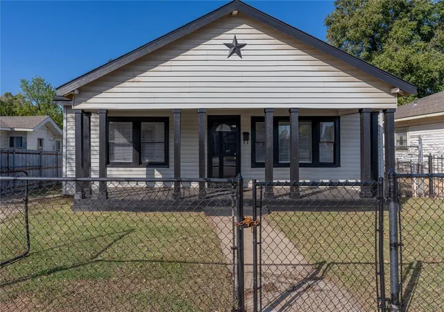 Photo 1 of Single family home for sale at 3711 S Shields Blvd, Oklahoma City, OK 73129 | MLS# 1254909 | Listing updated on 2026-10-22