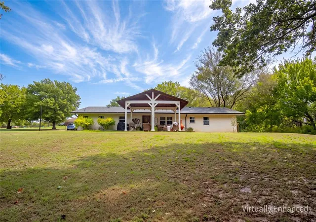 Single family home for sale at 10801 Beaver Ln, Lindsay, OK 73052 | MLS# 1254921