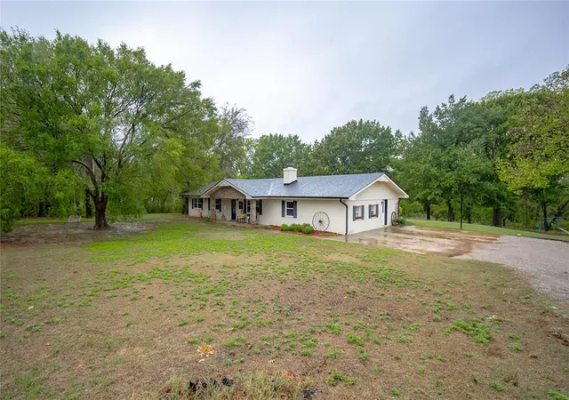 Photo 2 of Single family home for sale at 10801 Beaver Ln, Lindsay, OK 73052 | MLS# 1254921 | Listing updated on 2026-10-28