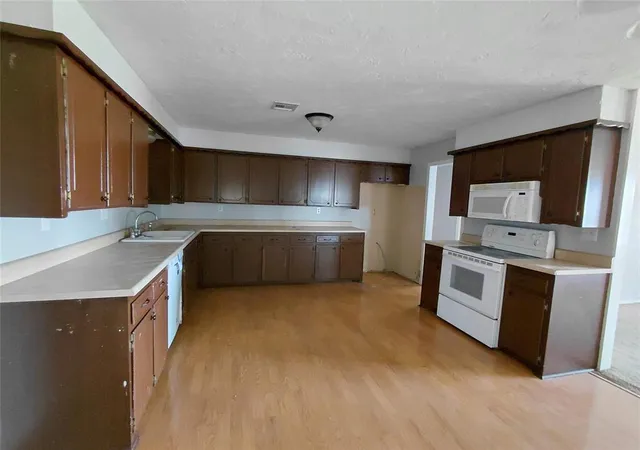 Photo 4 of Sale Pending at 320 Mckinley Ave, Calumet, OK 73014 | MLS# 1254935 | Listing updated on 2026-10-26