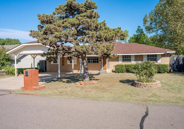 Photo 1 of Single family home for sale at 5817 Se 9th Street, Oklahoma City, OK 73110 | MLS# 1254937 | Listing updated on 2026-10-23
