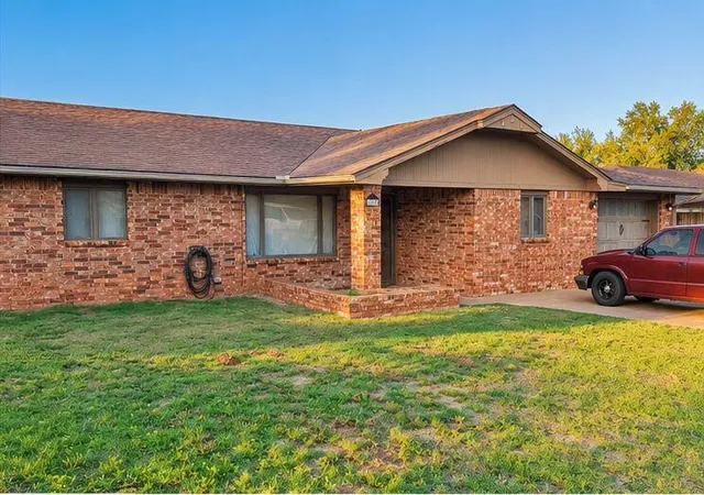 Photo 1 of Single family home for sale at 124 Aspen St, Alva, OK 73717 | MLS# 1254940 | Listing updated on 2026-10-23