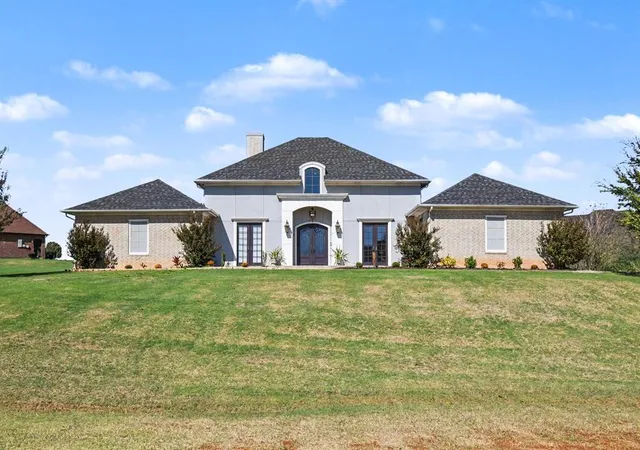 Photo 2 of Single family home for sale at 5211 Strait Dr, Oklahoma City, OK 73121 | MLS# 1254941 | Listing updated on 2026-10-29