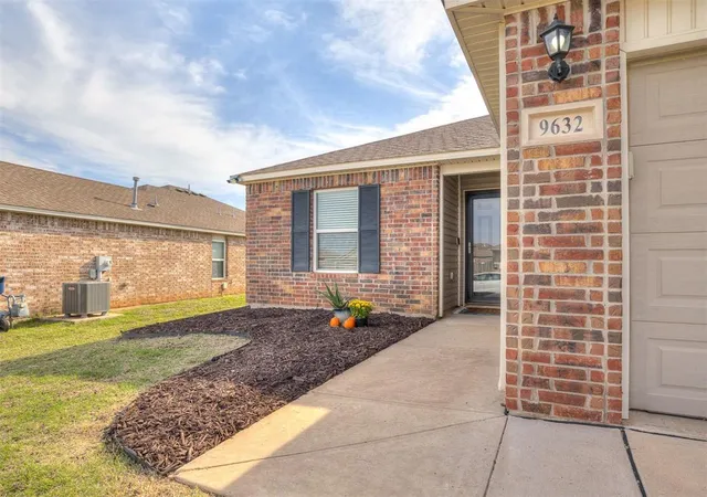 Photo 2 of Single family home for sale at 9632 High Noon Rd, Yukon, OK 73099 | MLS# 1254957 | Listing updated on 2026-10-29