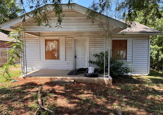 Photo 1 of Single family home for sale at 325 Se 42nd Street, Oklahoma City, OK 73129 | MLS# 1254962 | Listing updated on 2026-10-27