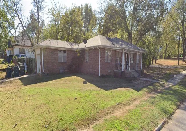 Photo 2 of Multi family home for sale at 21 E Wallace St, Shawnee, OK 74801 | MLS# 1254963 | Listing updated on 2026-10-22