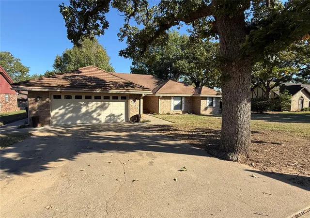 Photo 1 of Single family home for sale at 1224 Willowtree Ln, Seminole, OK 74868 | MLS# 1254991 | Listing updated on 2026-10-29