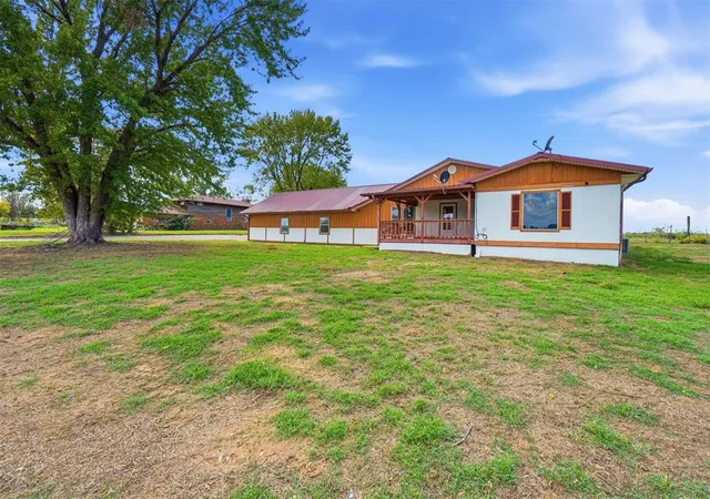 Photo 1 of Single family home for sale at 12261 US Hwy 283, Sayre, OK 73662 | MLS# 1255007 | Listing updated on 2026-10-22
