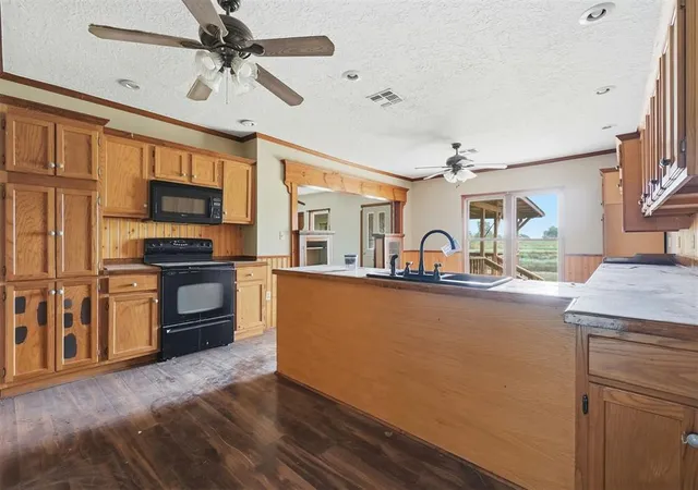 Photo 3 of Single family home for sale at 12261 US Hwy 283, Sayre, OK 73662 | MLS# 1255007 | Listing updated on 2026-10-22