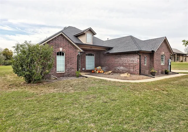 Photo 2 of Single family home for sale at 3750 Michael Rd, Edmond, OK 73025 | MLS# 1255020 | Listing updated on 2026-10-29