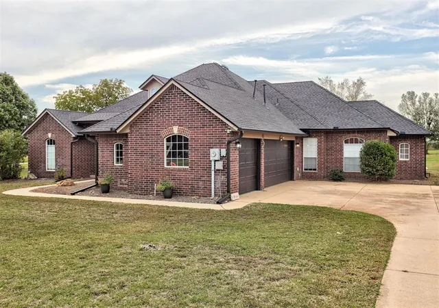 Photo 3 of Single family home for sale at 3750 Michael Rd, Edmond, OK 73025 | MLS# 1255020 | Listing updated on 2026-10-29