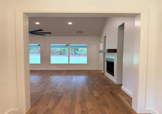 Photo 3 of Single family home for sale at 21100 Reserve Cir, Harrah, OK 73045 | MLS# 1255027 | Listing updated on 2026-10-22
