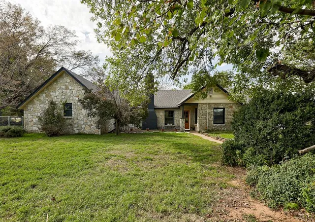 Photo 2 of Single family home for sale at 10311 S Sooner Rd, Guthrie, OK 73044 | MLS# 1255052 | Listing updated on 2026-10-23