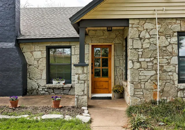 Photo 3 of Single family home for sale at 10311 S Sooner Rd, Guthrie, OK 73044 | MLS# 1255052 | Listing updated on 2026-10-23