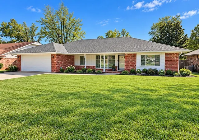 Single family home for sale at 1308 Devonshire Ct, Edmond, OK 73034 | MLS# 1255056