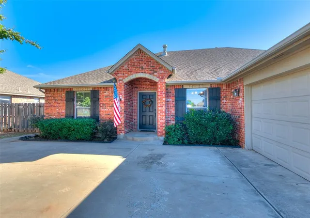 Photo 2 of Single family home for sale at 2146 Thomas Trl, Edmond, OK 73003 | MLS# 1255061 | Listing updated on 2026-10-26