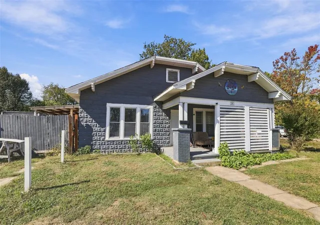 Single family home for sale at 37 N University St, Seminole, OK 74868 | MLS# 1255080