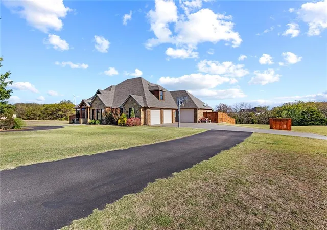 Photo 2 of Single family home for sale at 23929 E 1048 Road, Weatherford, OK 73096 | MLS# 1255084 | Listing updated on 2026-10-28