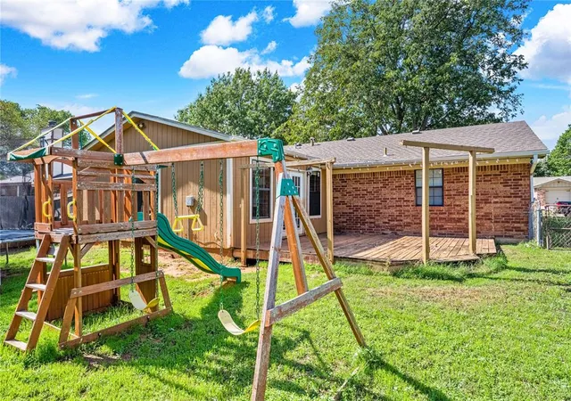 Photo 3 of Single family home for sale at 110 Emery Rd, Duncan, OK 73533 | MLS# 1255095 | Listing updated on 2026-10-24