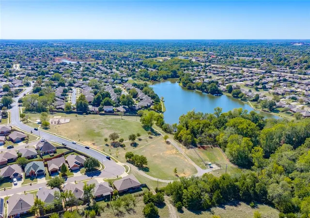 Photo 2 of Single family home for sale at 101 Great Oaks Dr, Norman, OK 73071 | MLS# 1255112 | Listing updated on 2026-10-23