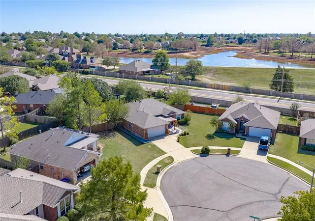 Photo 3 of Single family home for sale at 101 Great Oaks Dr, Norman, OK 73071 | MLS# 1255112 | Listing updated on 2026-10-23