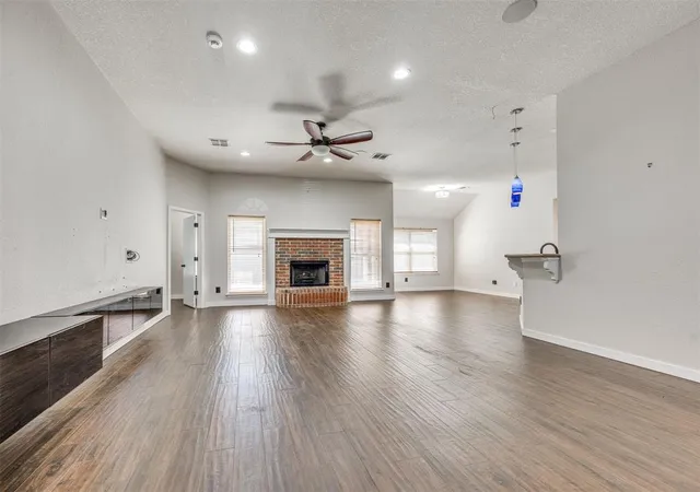 Photo 3 of Single family home for sale at 221 Victory Dr, Norman, OK 73072 | MLS# 1255141 | Listing updated on 2026-10-28