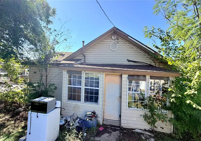 Photo 3 of Single family home for sale at 1404 Klabzuba Ave, Prague, OK 74864 | MLS# 1255143 | Listing updated on 2026-10-23