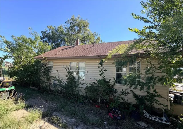 Photo 4 of Single family home for sale at 1404 Klabzuba Ave, Prague, OK 74864 | MLS# 1255143 | Listing updated on 2026-10-23