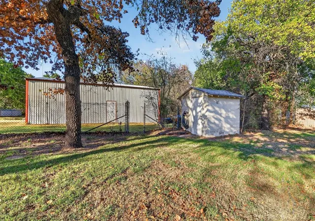 Photo 2 of Sale Pending at 9205 Benny Bruce St, Norman, OK 73026 | MLS# 1255152 | Listing updated on 2026-10-25