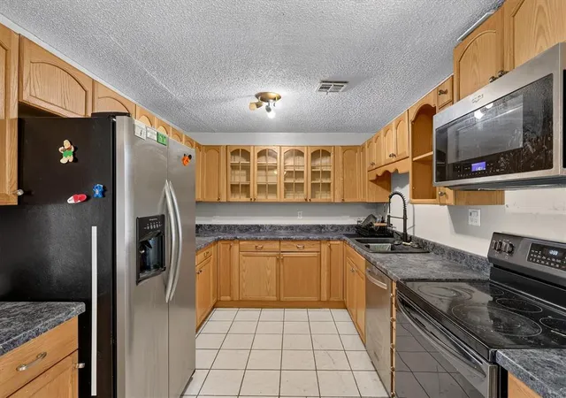Photo 3 of Sale Pending at 9205 Benny Bruce St, Norman, OK 73026 | MLS# 1255152 | Listing updated on 2026-10-25