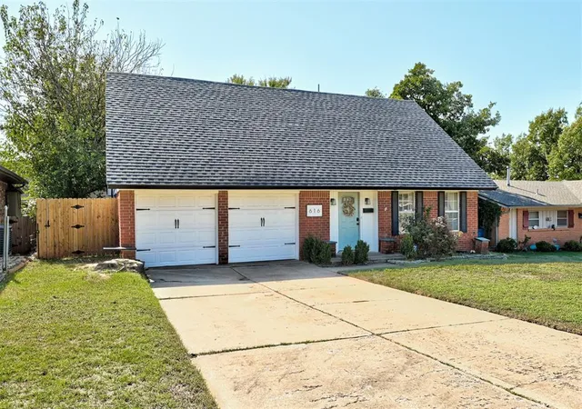 Photo 3 of Single family home for sale at 616 Redstone Ave, Edmond, OK 73013 | MLS# 1255160 | Listing updated on 2026-10-28