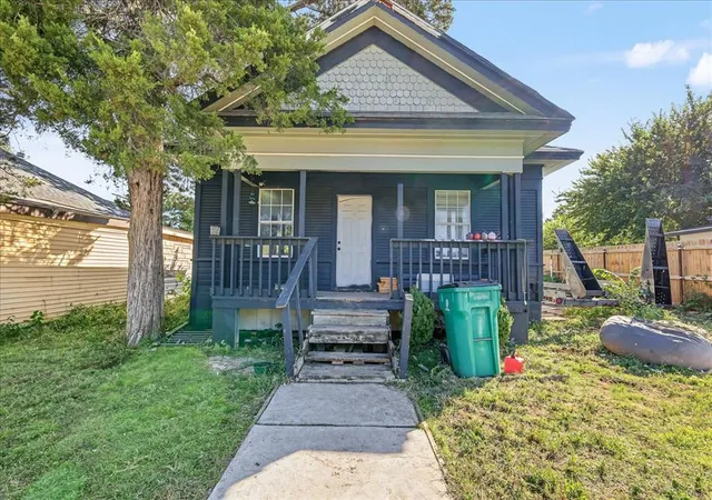 Photo 1 of Single family home for sale at 616 SW 24th Street, Oklahoma City, OK 73109 | MLS# 1255166 | Listing updated on 2026-10-23