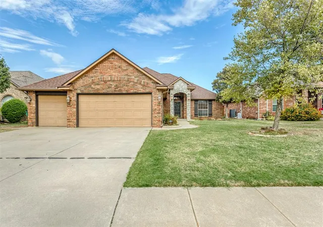 Photo 2 of Single family home for sale at 10709 Nw 39th Street, Yukon, OK 73099 | MLS# 1255182 | Listing updated on 2026-10-28