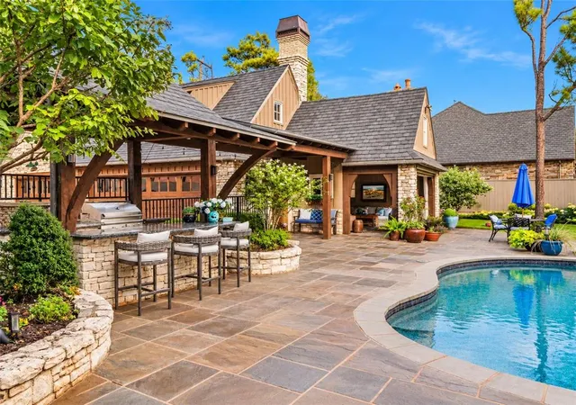 Photo 3 of Mansion for sale at 1609 Westminster Pl, Nichols Hills, OK 73120 | MLS# 1255186 | Listing updated on 2026-10-24