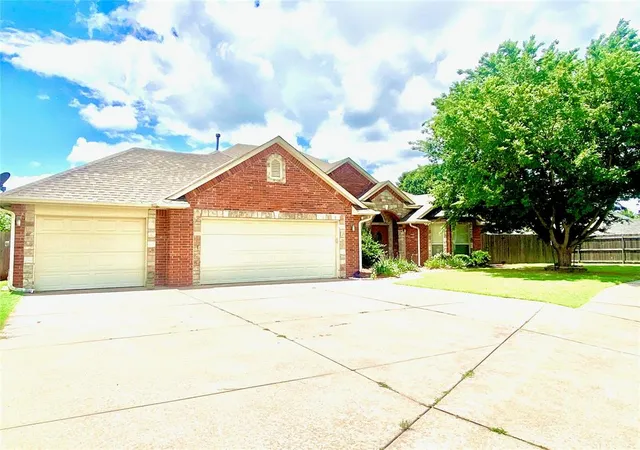 Photo 2 of Single family home for sale at 17125 Platinum Ln, Edmond, OK 73012 | MLS# 1255206 | Listing updated on 2026-10-29