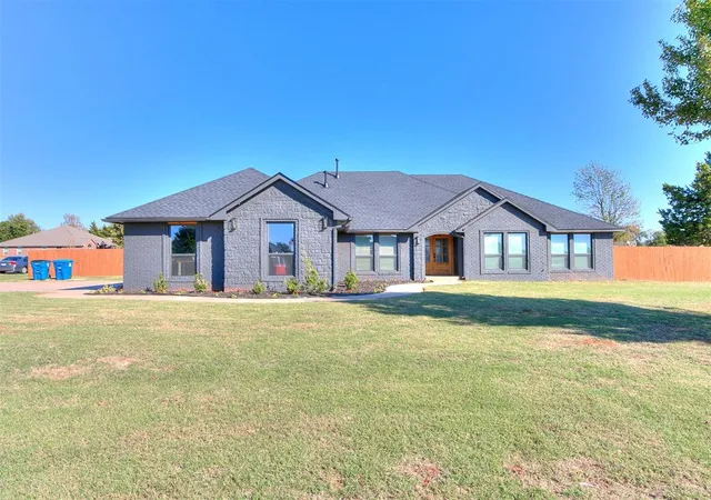 Single family home for sale at 2407 County Rd 1195, Tuttle, OK 73089 | MLS# 1255207