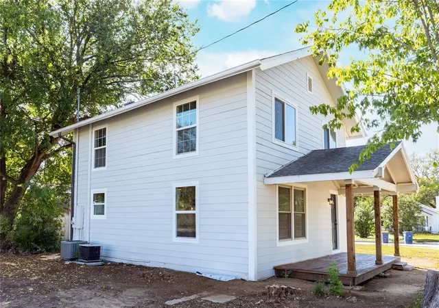 Photo 2 of Single family home for sale at 401 E 14th Avenue, Stillwater, OK 74074 | MLS# 1255228 | Listing updated on 2026-10-22