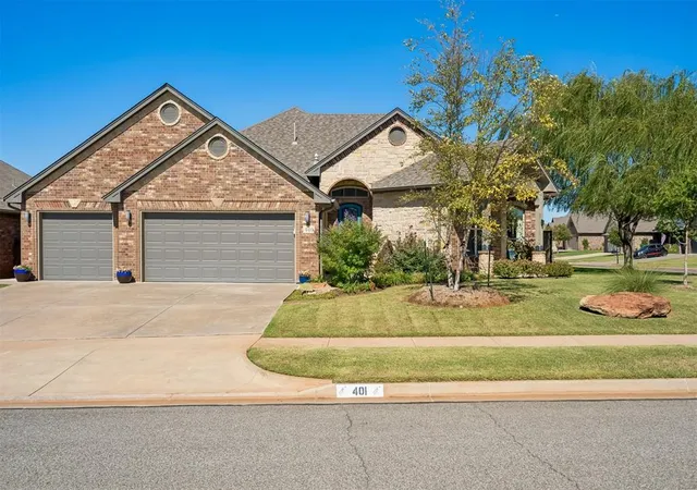 Single family home for sale at 401 Turnberry Dr, Norman, OK 73069 | MLS# 1255230