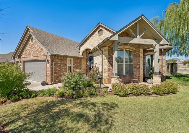Photo 1 of Single family home for sale at 401 Turnberry Dr, Norman, OK 73069 | MLS# 1255230 | Listing updated on 2026-10-28