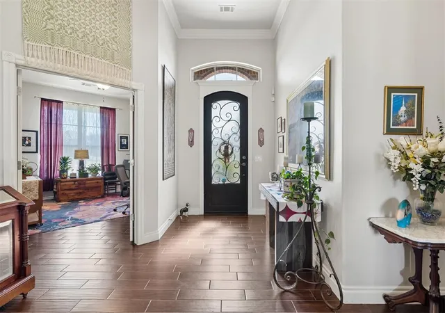 Photo 3 of Single family home for sale at 401 Turnberry Dr, Norman, OK 73069 | MLS# 1255230 | Listing updated on 2026-10-28