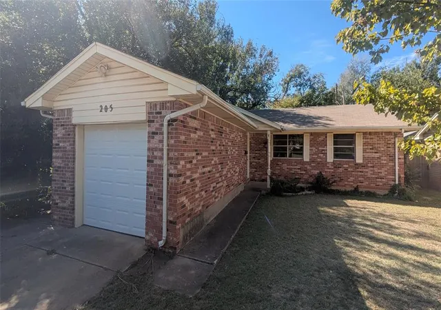 Single family home for sale at 205 Bellaire Dr, Moore, OK 73160 | MLS# 1255242