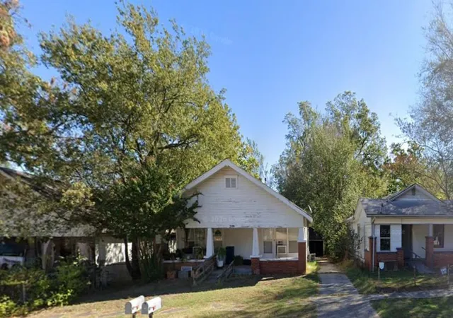 Single family home for sale at 209 S Minnesota Ave, Shawnee, OK 74801 | MLS# 1255245