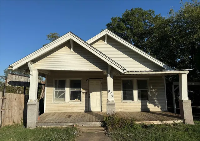 Single family home for sale at 922 S Mekusukey Ave, Wewoka, OK 74884 | MLS# 1255260