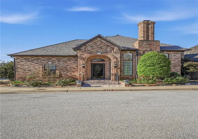 Photo 2 of Single family home for sale at 332 Millbrook Dr, Norman, OK 73072 | MLS# 1255276 | Listing updated on 2026-10-26