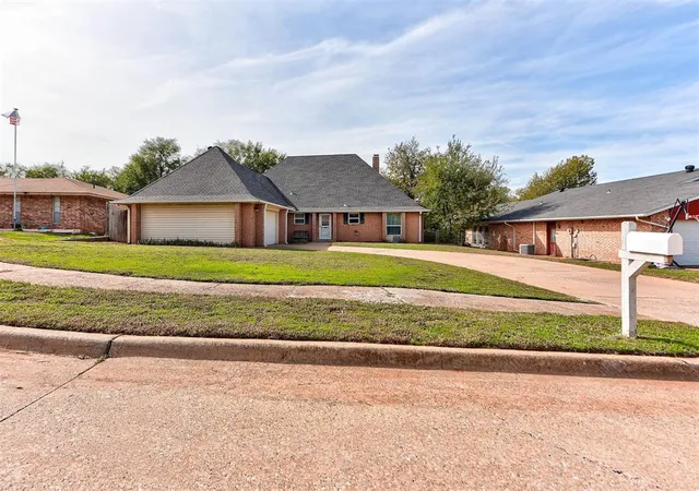 Single family home for sale at 2014 E Canadian Ct Ter, Mustang, OK 73064 | MLS# 1255330