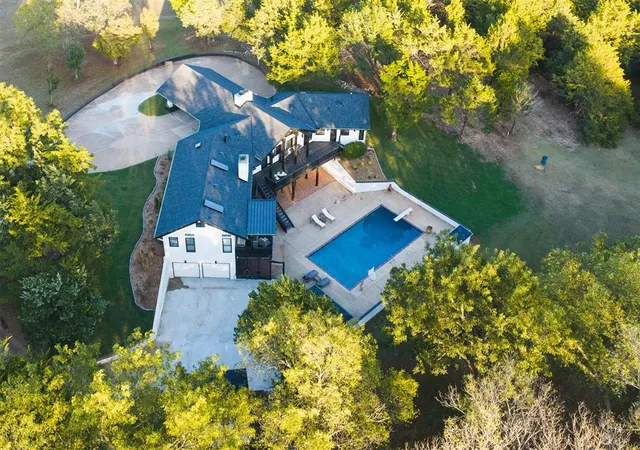 Photo 3 of Single family home for sale at 5 Creek Dr, Shawnee, OK 74801 | MLS# 1255351 | Listing updated on 2026-10-27