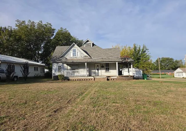 Photo 1 of Single family home for sale at 501 S 3rd Street, Okemah, OK 74859 | MLS# 1255355 | Listing updated on 2026-10-24