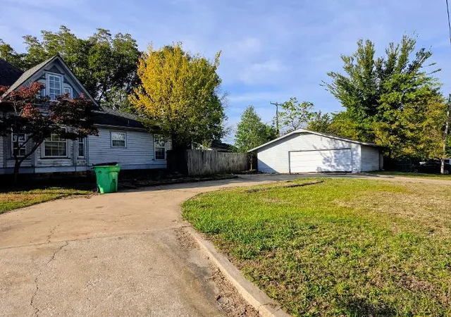 Photo 2 of Single family home for sale at 501 S 3rd Street, Okemah, OK 74859 | MLS# 1255355 | Listing updated on 2026-10-24