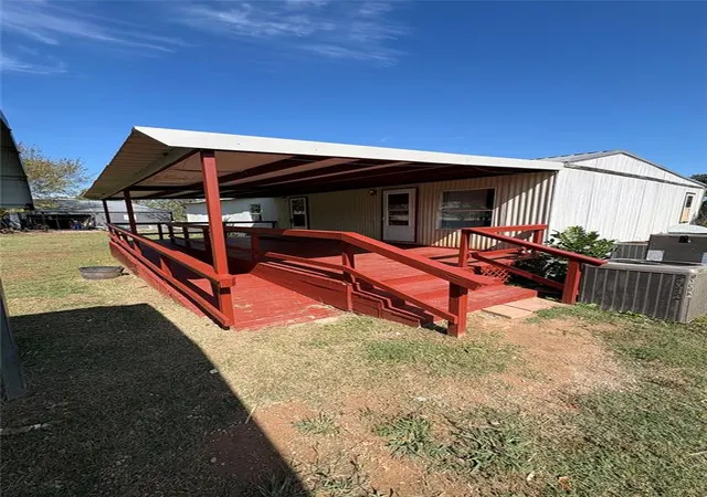 Photo 3 of Single family home for sale at 110 E Valley Rim Ct, Shawnee, OK 74804 | MLS# 1255365 | Listing updated on 2026-10-24